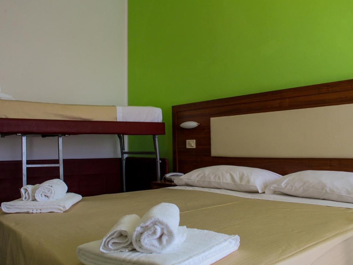 מילאנו מריטימה Hotel Helios Beach מראה חיצוני תמונה