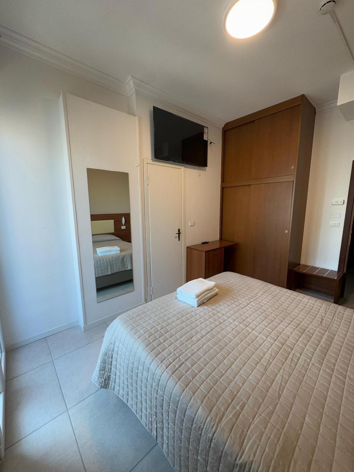 מילאנו מריטימה Hotel Helios Beach מראה חיצוני תמונה