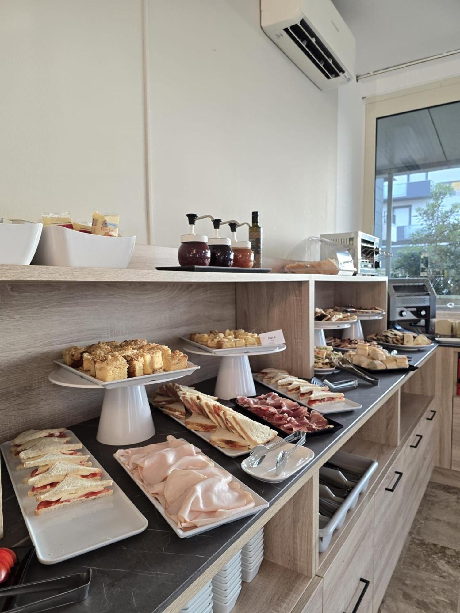 מילאנו מריטימה Hotel Helios Beach מראה חיצוני תמונה