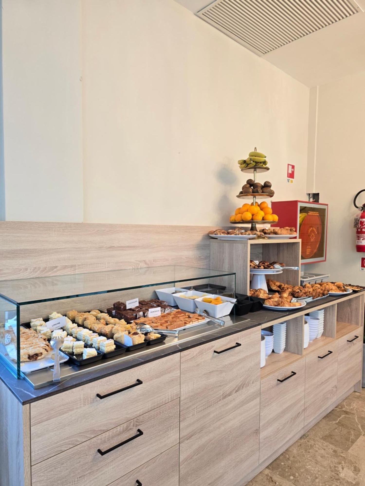 מילאנו מריטימה Hotel Helios Beach מראה חיצוני תמונה