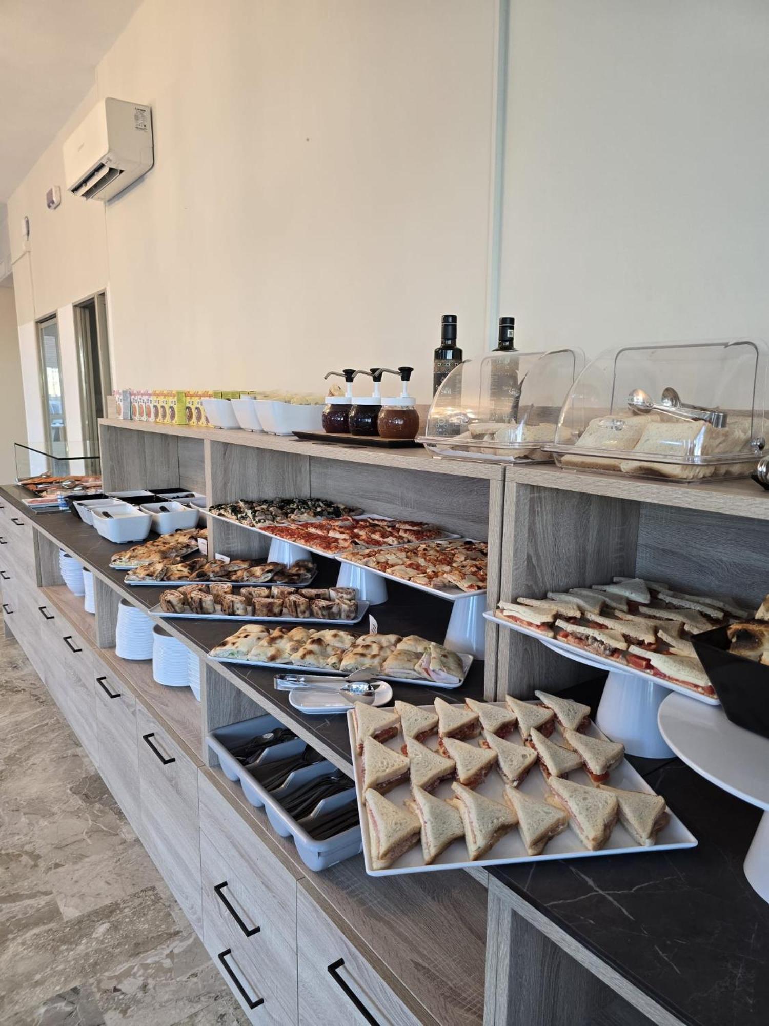 מילאנו מריטימה Hotel Helios Beach מראה חיצוני תמונה