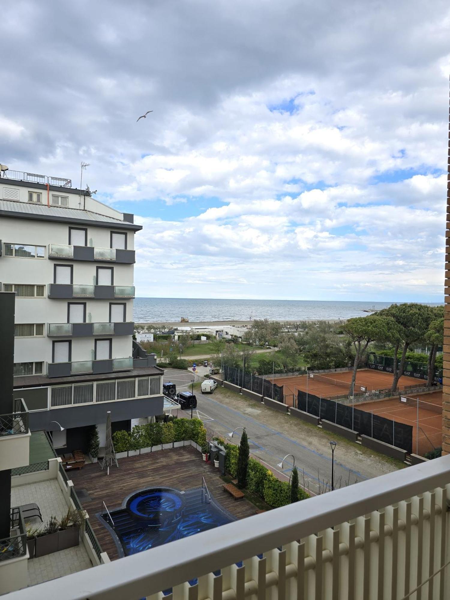 מילאנו מריטימה Hotel Helios Beach מראה חיצוני תמונה